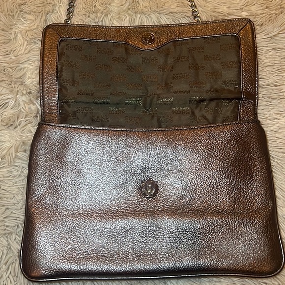 MICHAEL KORS CLUTCH BAG - Picture 3 of 11